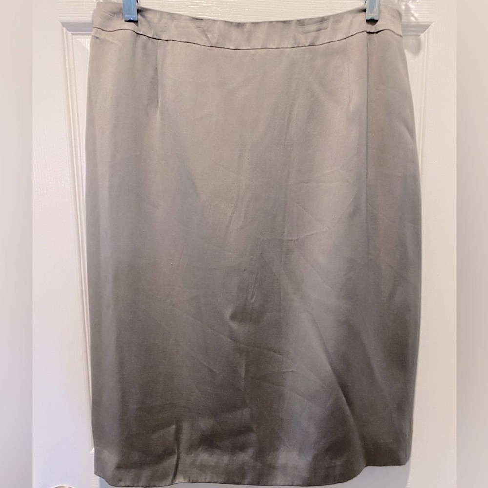 Talbots Silver Satiny Pencil Skirt Back Zip And Slit. Luxurious Dressy 14p C